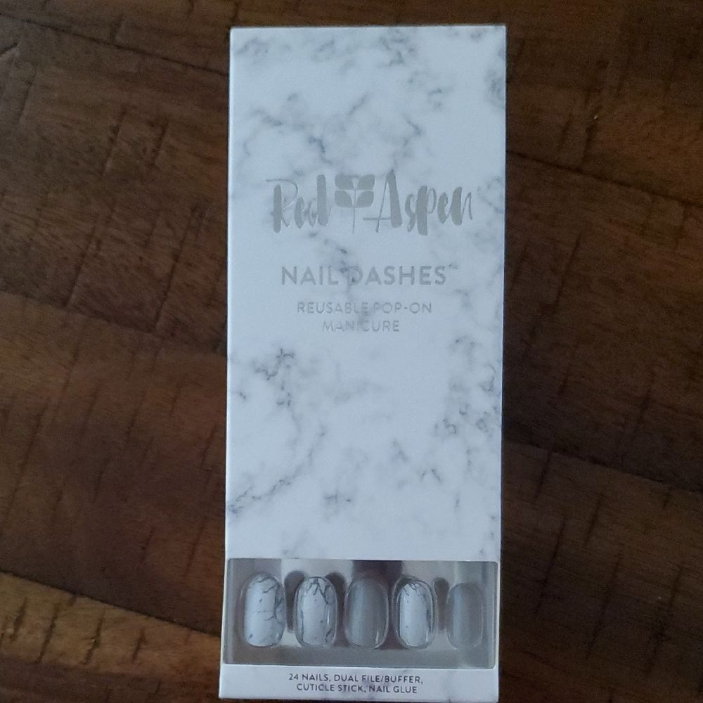 NIB Red Aspen Marble Design Nail Dashes - Simply Marbelous Margot